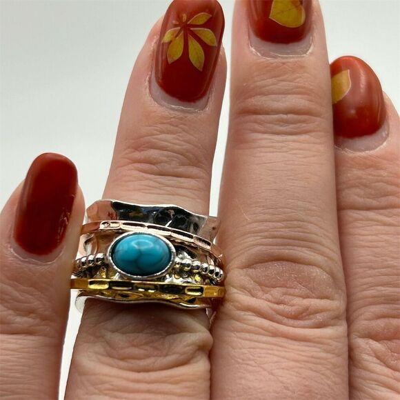 Boho Faux Turquoise Wide Spinner Ring Silver and Gold Tone Textured Size 7 - Picture 3 of 7